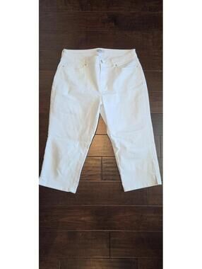 Croft & Barrow White Capri Pants Size 16